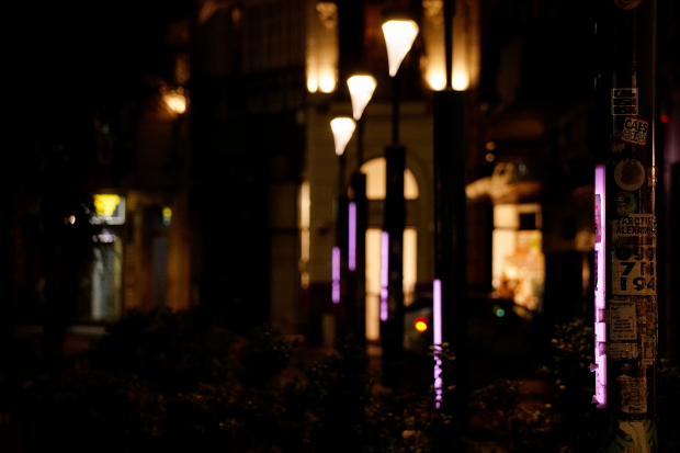  Iluminación de la Peatonal Sarandí en el marco del Día Mundial contra el Cáncer de Mama