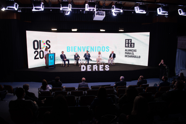 Intendenta de Montevideo Carolina Cosse participa en el primer panel de Conferencia DERES 2021