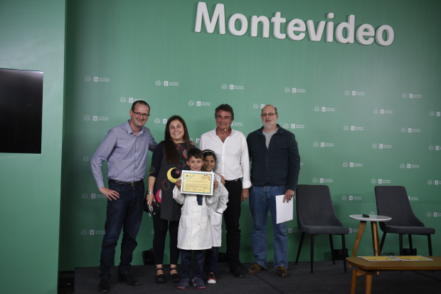  Entrega de premios del concurso “Desafío Montevideo API 2021”