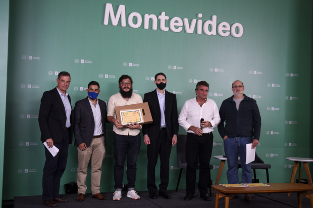  Entrega de premios del concurso “Desafío Montevideo API 2021”