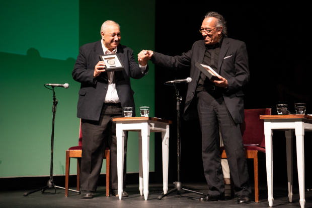 Declaración de Ciudadanos Ilustres a Eduardo &quot;Toto&quot; Méndez y Julio Cobelli en el Teatro Solís