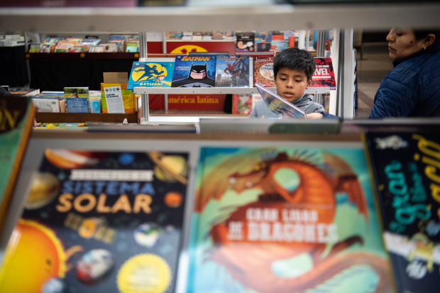 Recorrida por la Feria del Libro Infantil y Juvenil de Montevideo, 24 de mayo de 2022
