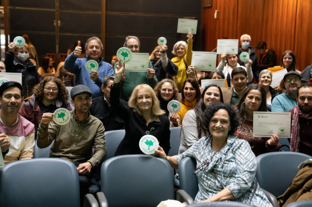 Entrega de sello «Montevideo más Verde » a cooperativas de vivienda 