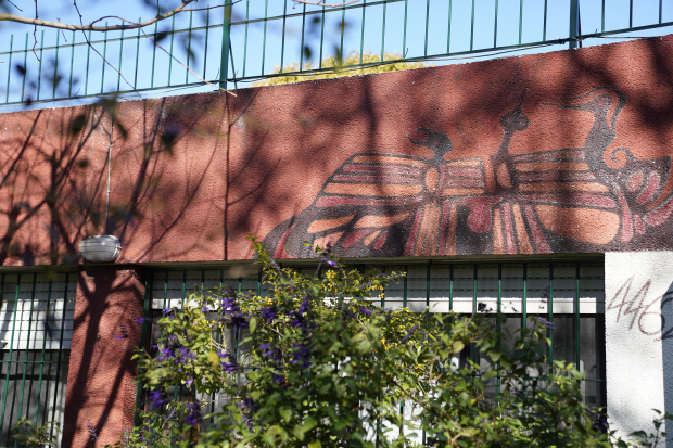 Instalación de placa en homenaje a Eduardo Galeano en el barrio Malvín