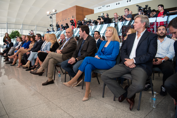 Intendenta Carolina Cosse participa en evento por llegada del trofeo de la copa mundial FIFA a Uruguay, 28 de octubre de 2022