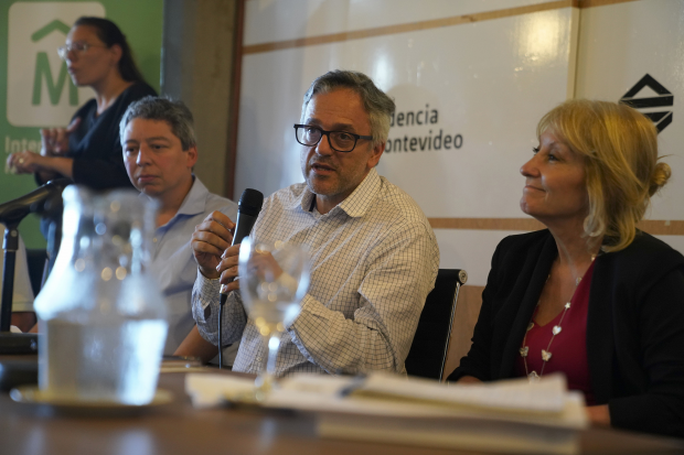 Firma de convenio entre la Intendencia de Montevideo y la Universidad de la República en el PTI del Cerro