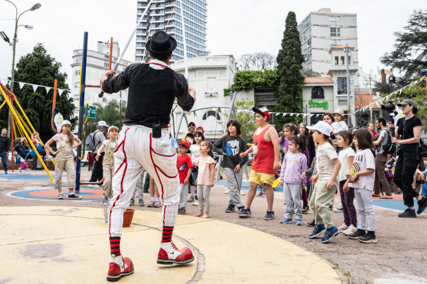Actividades en la plaza Varela por el día de las plazas