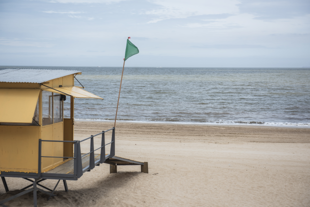 Inicio de temporada de guardavidas en la playa Pocitos