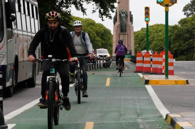 Ciclovía en Dr. Mario Cassinoni y Av. 18 de Julio 