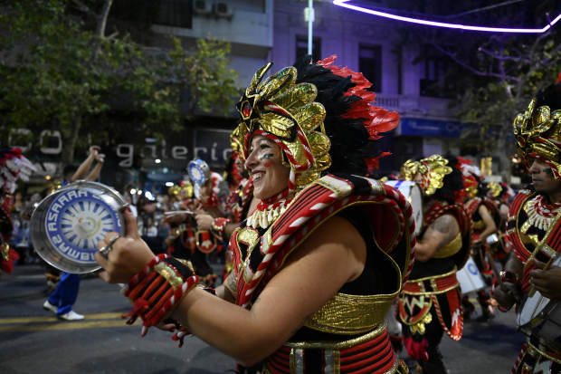 Arraza Samba en el desfile de Escuelas de Samba 2024