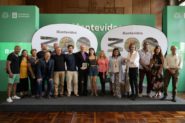 Declaración de Ciudadano Ilustre de Montevideo a Esteban Isnardi