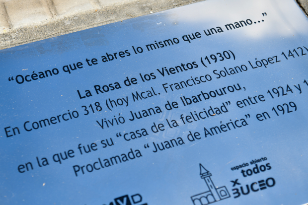 Colocación de placa en homenaje a Juana de Ibarbourou