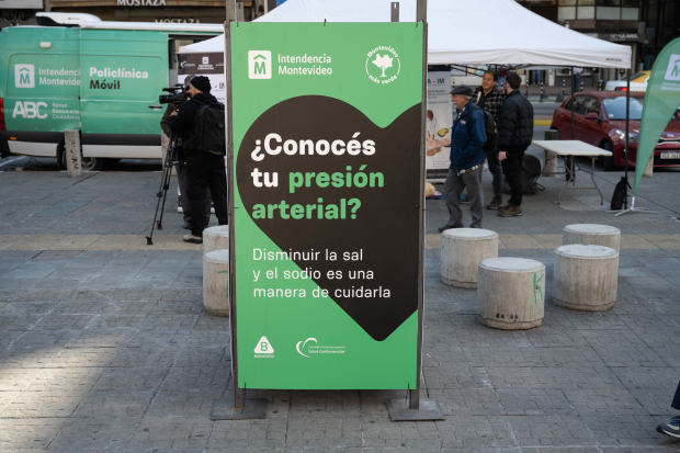 Actividad en la explanada de la Intendencia en el marco del día mundial de la Hipertensión Arterial