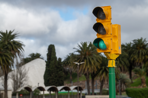 Nuevo semáforo en Rambla Pte. Wilson y Avda. Julio María Sosa