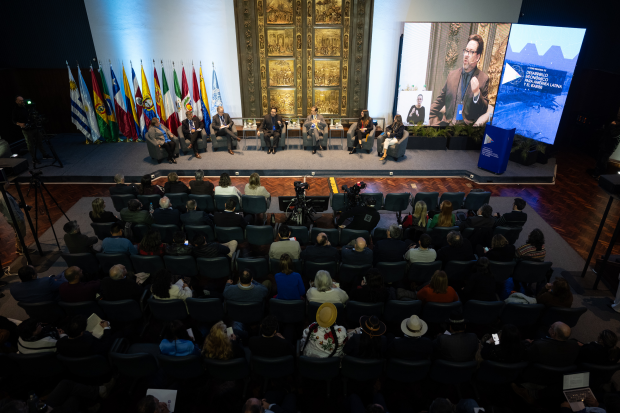 Mesa inaugural: Nuevas miradas y modelos para un desarrollo económico local, en la apertura del 4° Foro Regional de Desarrollo Económico Local