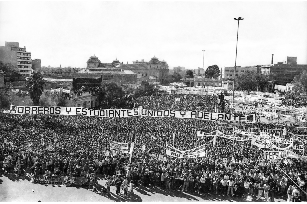 Acto por el Día Internacional de los Trabajadores. Proximidades del Palacio Legislativo. 1 de mayo de 1984