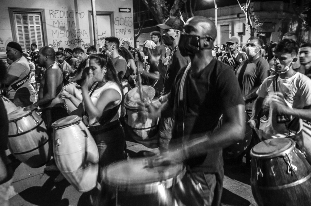 «Candombe entre amigos» tambores del barrio La Figurita
