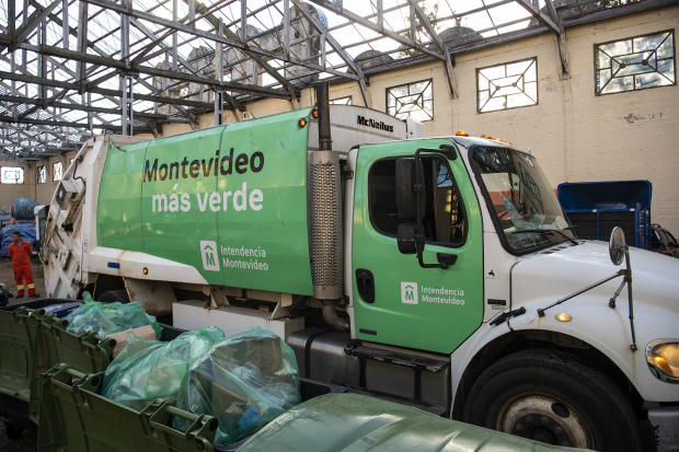 Operativo de limpieza con camiones en Semana Criolla 2022