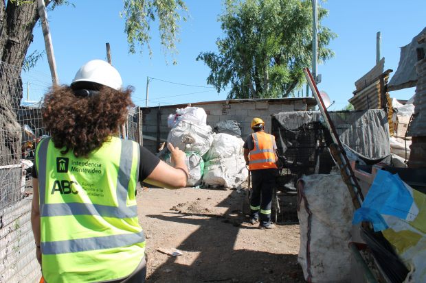 Obras de conexión de saneamiento en barrio Aquiles Lanza en el marco del Plan ABC