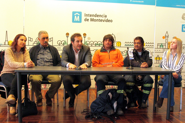 Reunion entre la Intendencia de Montevideo, UCRUS y la organizacion Basta de TAS.
