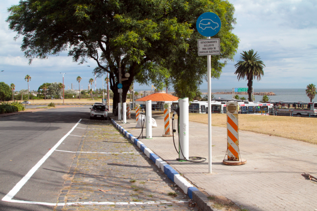  Centro de recarga para vehículos eléctricos