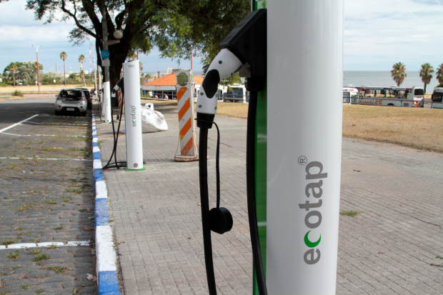  Centro de recarga para vehículos eléctricos