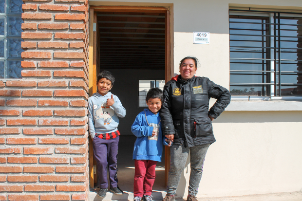 Mudanza de familias del Asentamiento Chacarita de los Padres a Villa Farre 