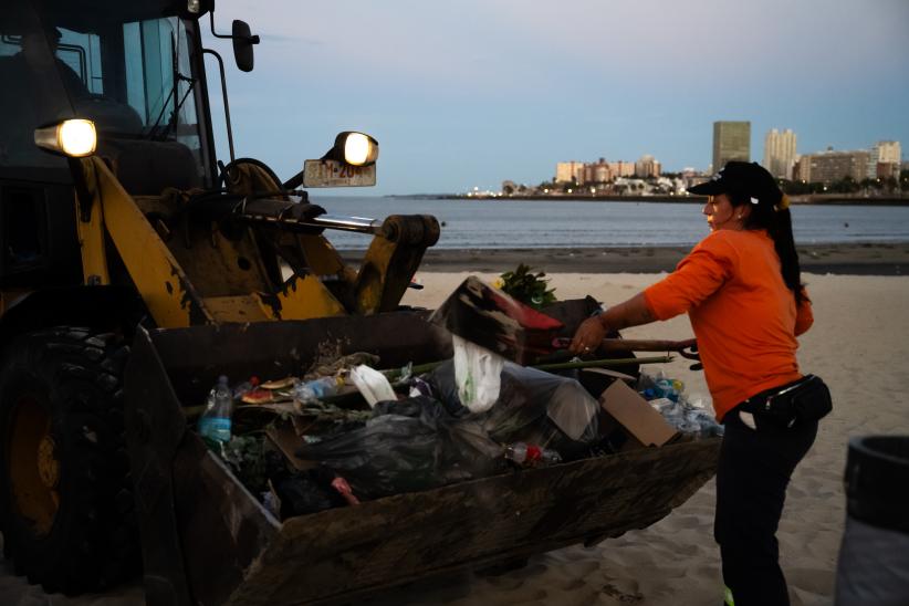 Operativo de limpieza en la playa Ramírez por celebración de I