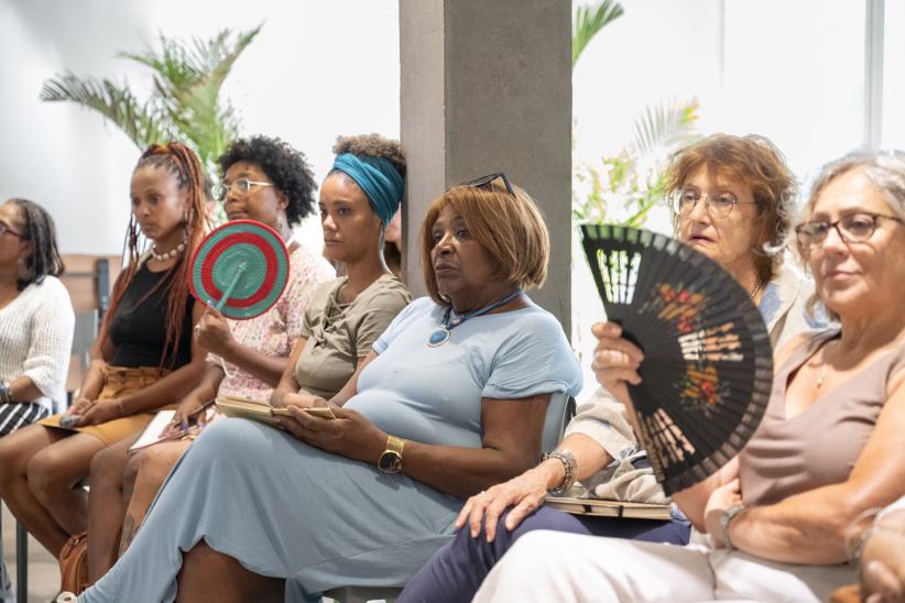 Asamblea con colectivos vinculados al Caserío de los negros en 