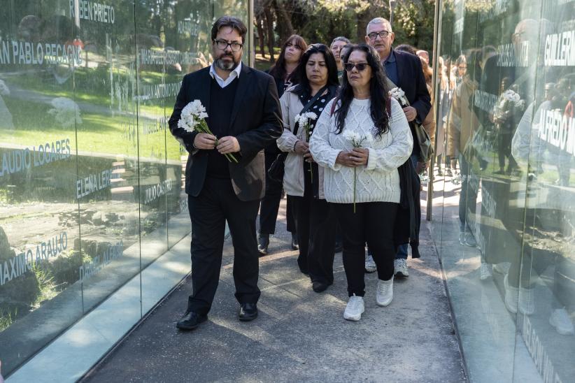 omenaje a los detenidos desaparecidos por la dictadura cívico-m