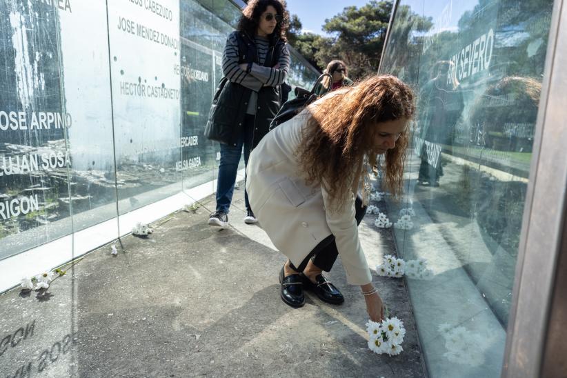 omenaje a los detenidos desaparecidos por la dictadura cívico-m