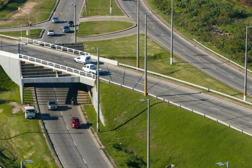 Vista aérea de los accesos a Montevideo