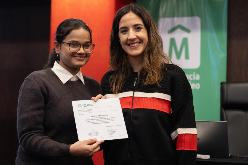 Entrega de certificados del curso de idioma español para person