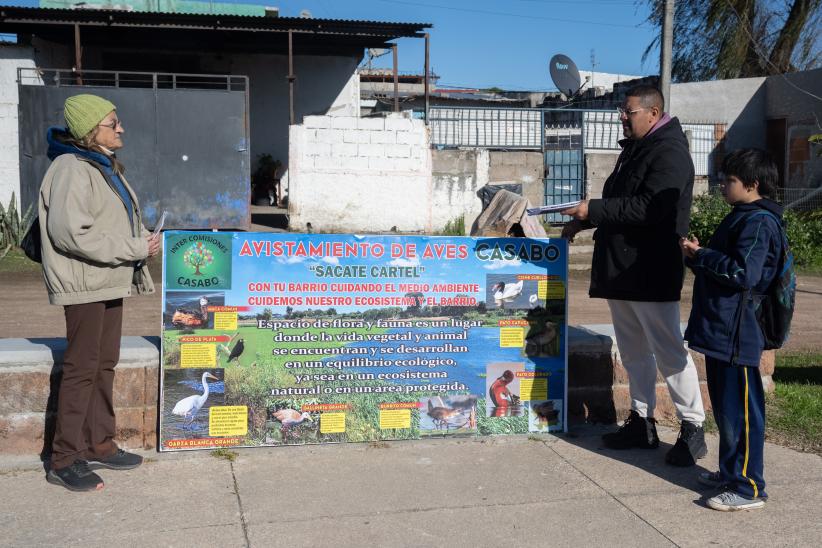 Colocación de Cartelería en barrio Bajo Valencia