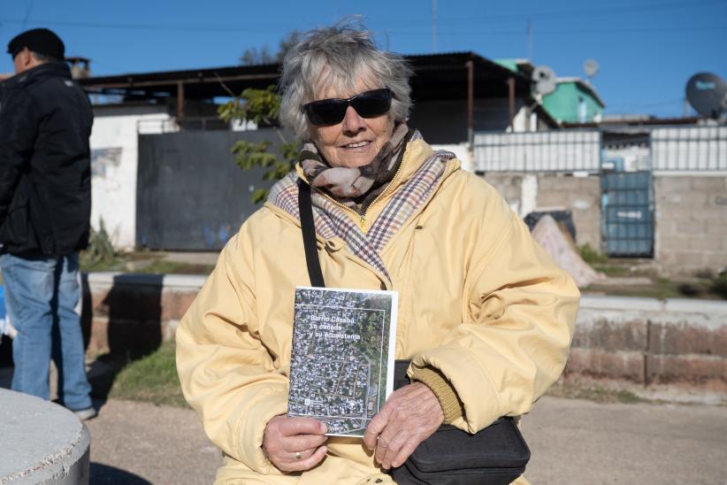 Colocación de Cartelería en barrio Bajo Valencia