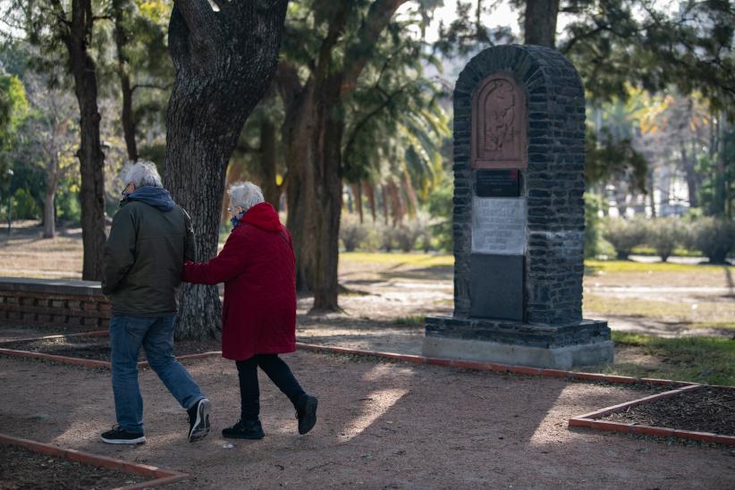 Placa inauguración de Monumento a los tejedores de Rochdale en 