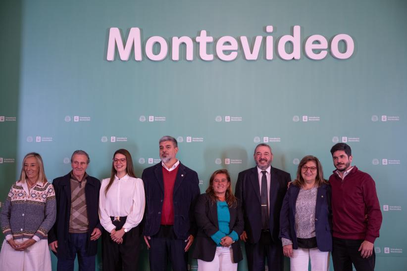 Firma de asunción del intendente, Mario Bergara y alcaldes