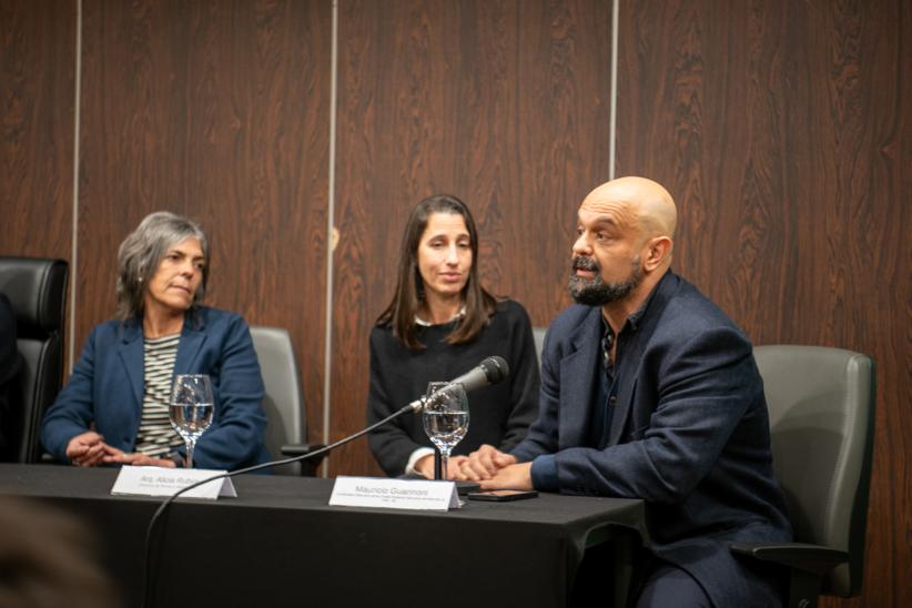 Ceremonia de escrituración y traspaso de la titularidad de la t