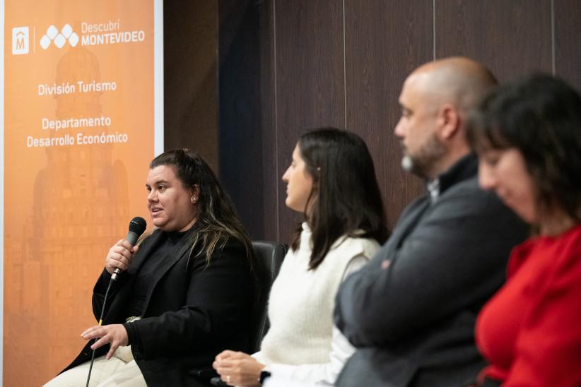Conversatorio sobre sector de cruceros