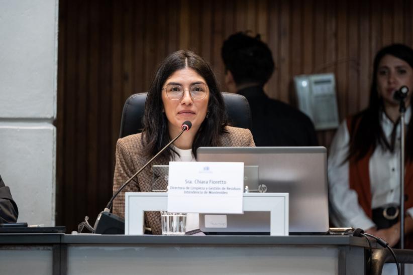 Directora de Limpieza y Gestión de Residuos, Chiara Fioretto en la presentación de la Agenda Ambiental Estrategica de Montevideo: hacia un Plan Integral de Limpieza y Gestión de Residuos