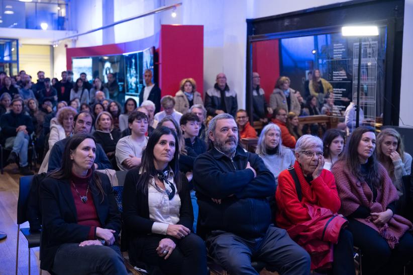 Directora de Información y Comunicación Natalia Acerenza, secretaria general Viviana Repetto y el intendente Mario Bergara , participan en la celebración por el Día Internacional de la Fotografía
