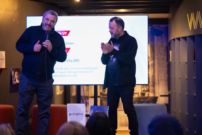 Intendente Mario Bergara y Daniel Sosa, director del Centro de Fotografía de Montevideo, participan en la celebración por el Día Internacional de la Fotografía