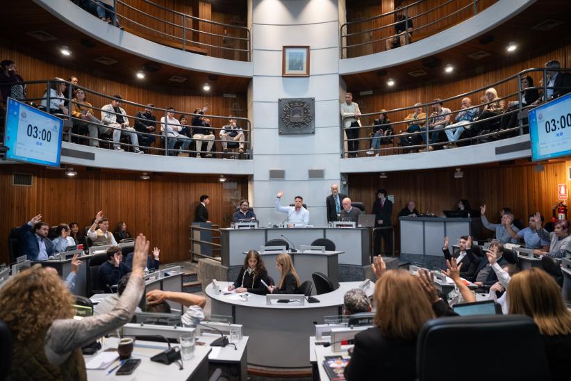 Intendente Mario Bergara, asiste a la Junta Departamental de Mon