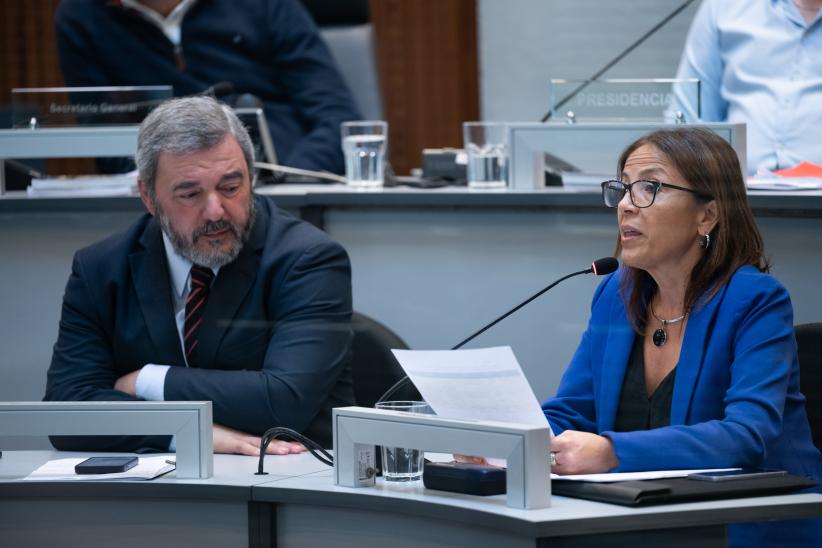 Intendente Mario Bergara, asiste a la Junta Departamental de Mon