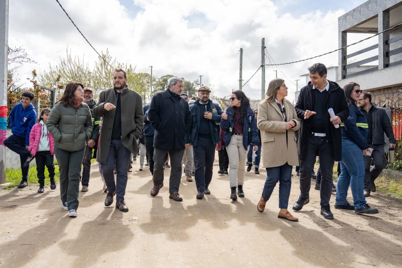 Firma de inicio de obra en barrio 1º de Mayo en el marco del pr