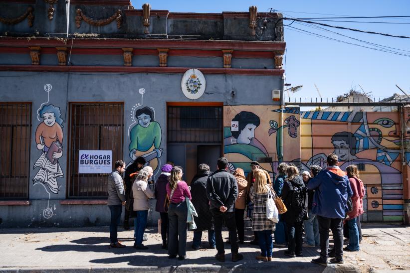 Recorrida de autoridades de la División de DDHH y secretarías por ex Hogar Burgues 