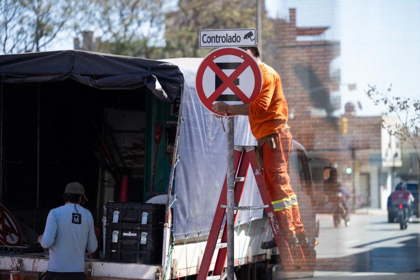  Colocación de cartelería de estacionamiento y detención inde