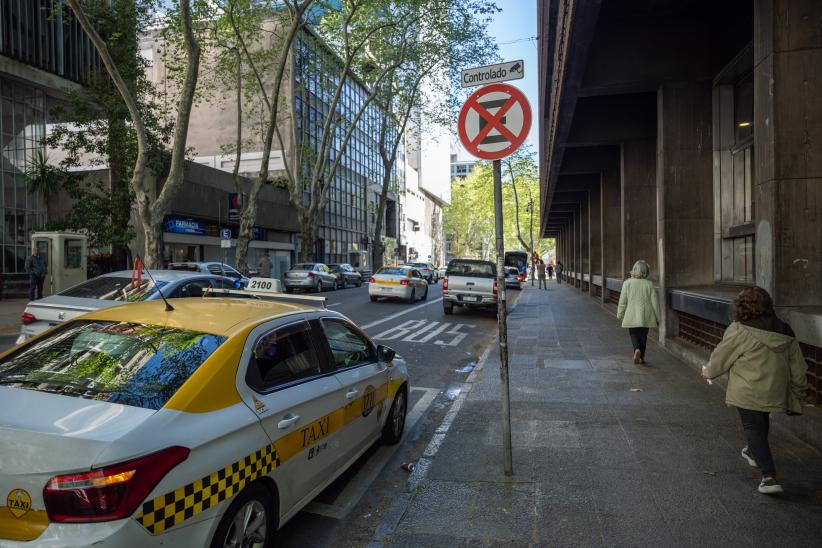  Colocación de cartelería de estacionamiento y detención inde