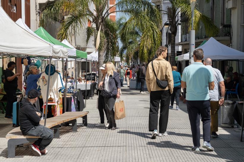 Feria de la Economía Social y Solidaria en la peatonal Sarandí