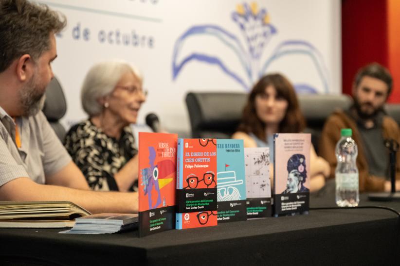 Presentación de ediciones ganadoras del concurso literario Juan
